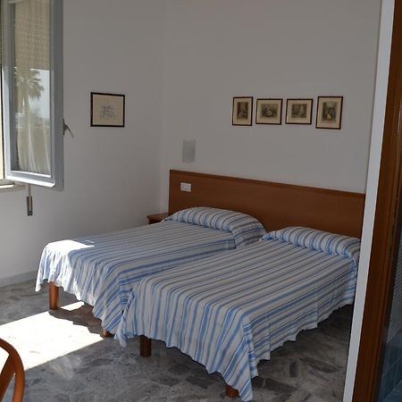 Albergo Quaglia Roseto Degli Abruzzi Extérieur photo